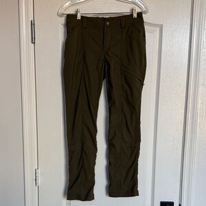 Duluth Trading Co Dry on the fly Dark Green Cargo Pants